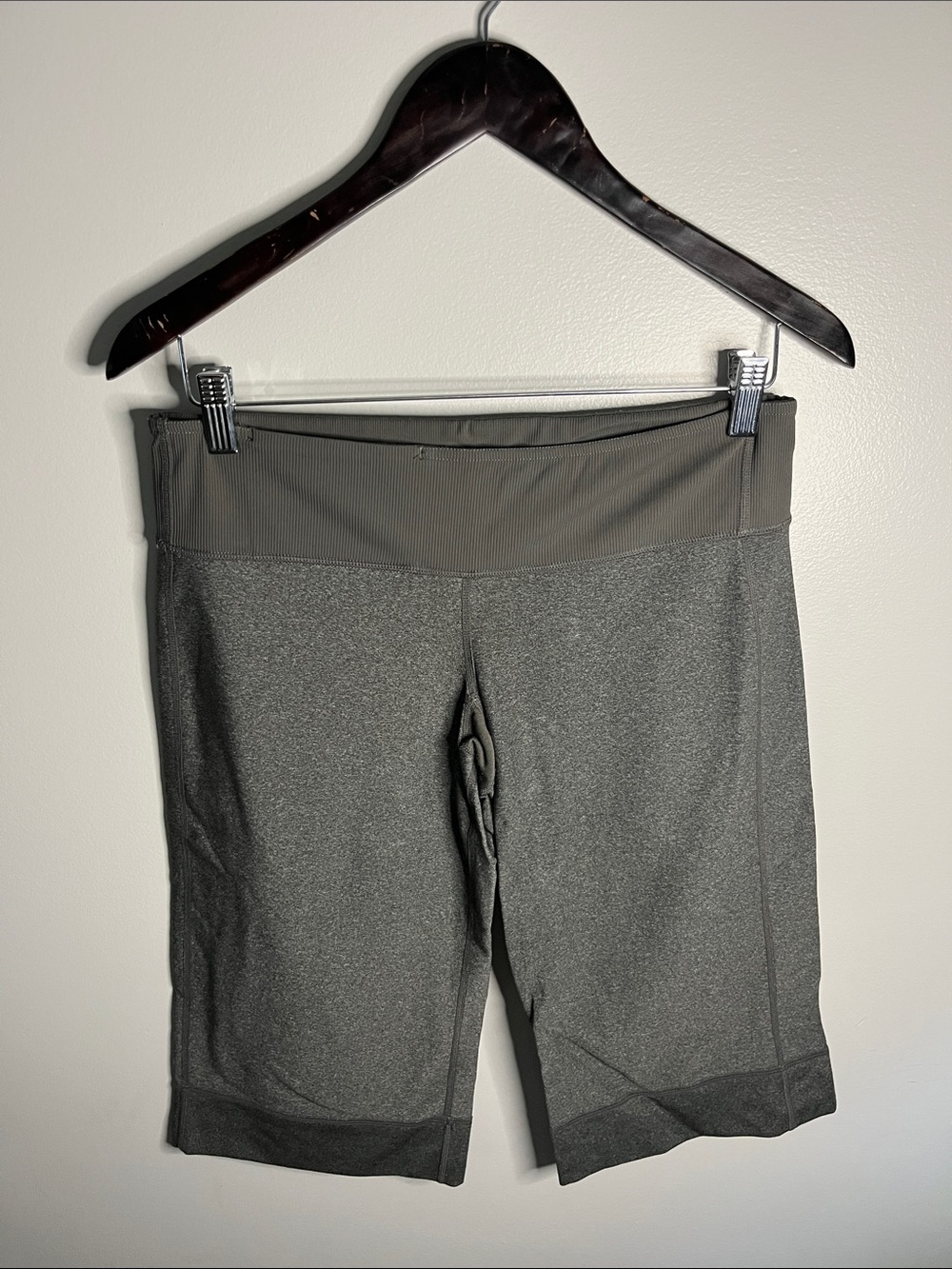 lululemon womens shorts size 6